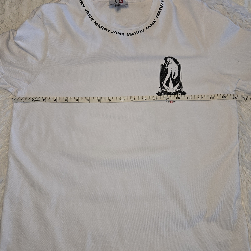 Marry Jane Graphic T-Shirt View 4